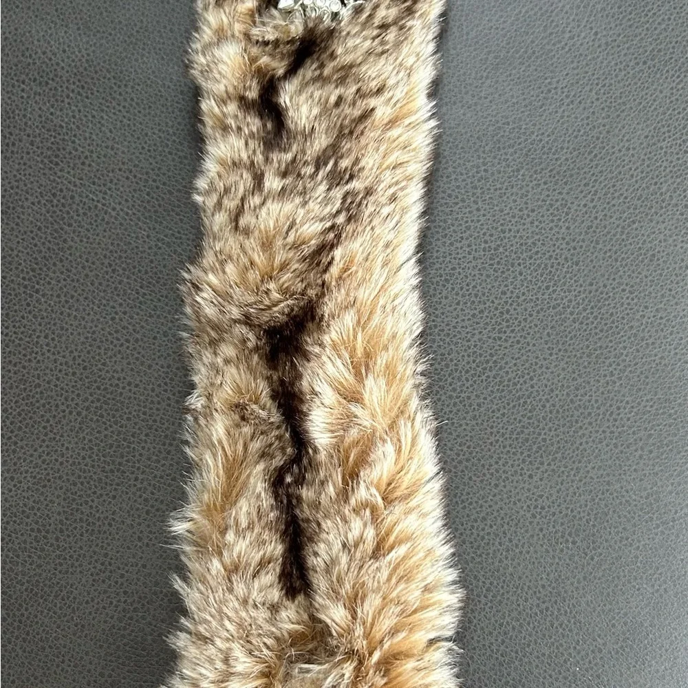 Pottery Barn Faux Fur Bottle Wrap With Sparkling Jewel - Picture 4 of 7